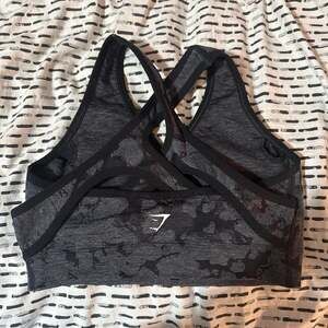 *Gymshark Black Camo Crossback Sports Bra, Size S — Seamless Workout Top